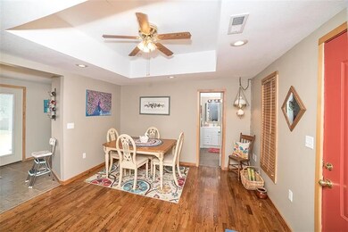 Expandable dining room could accommodate large gro