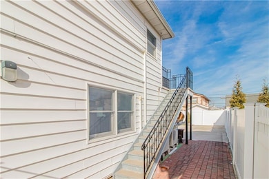 156-23 89th St, Jamaica, NY 11414 - photo 5