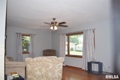 1838 W 36th St, Davenport, IA 52806 - photo 6