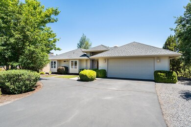 61524 Hillridge Rd, Bend, OR 97702 - photo 3