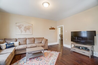 323 W 5th St, Auburn, IN 46706 - photo 3