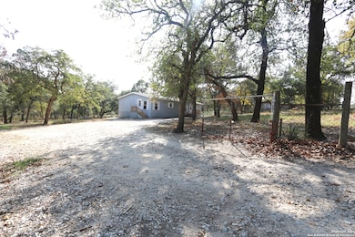 221 Lost Trail Dr, La Vernia, TX 78121 - photo 2