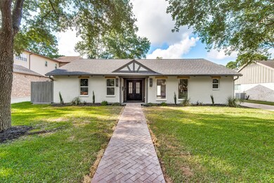 13815 Kingsride Ln, Houston, TX 77079 - photo 2