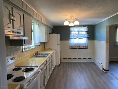 238 Railroad St, Old Forge, PA 18518 - photo 3