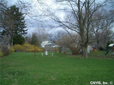 Yard/Garden large deep lot, 246