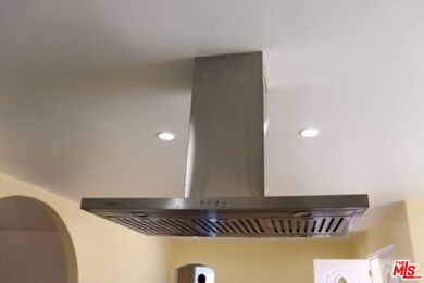 19135 Cantara St, Reseda, CA 91335 - photo 5