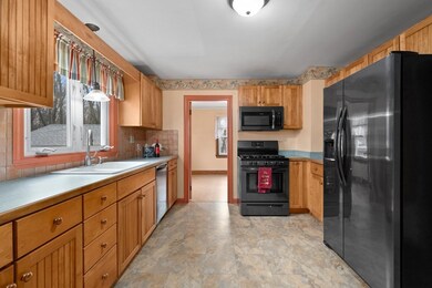 77 Monument St, Haverhill, MA 01832 - photo 6