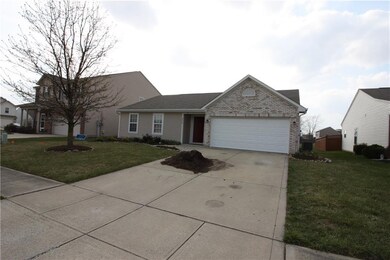 2952 Lodgepole Dr, Whiteland, IN 46184 - photo 2