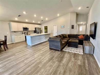 1222 Third Ct, Eagle Lake, FL 33839 - photo 6