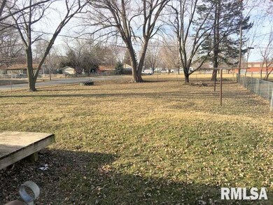 1940 W 70th St, Davenport, IA 52806 - photo 5