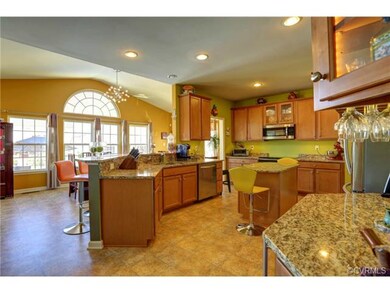 Granite Counters, Peninsula, Stainless Appliances