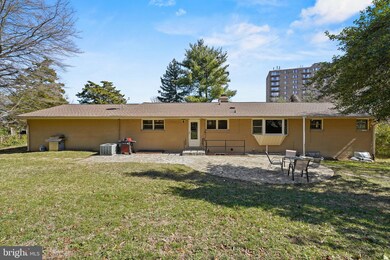 124 Longview Dr, Alexandria, VA 22314 - photo 4