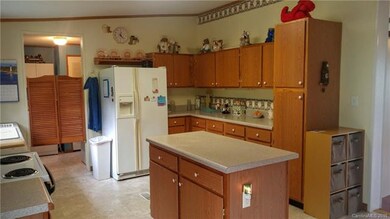 203 Wimbledon Ct, Leicester, NC 28748 - photo 7