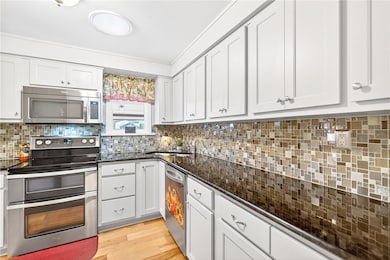 122 Manor Dr, West Newton, PA 15089 - photo 6