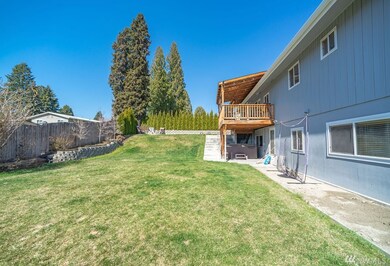 518 N Minor Ave, East Wenatchee, WA 98802 - photo 6