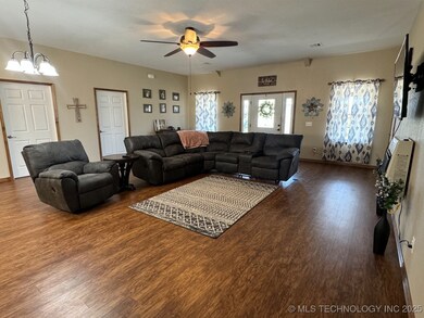 1115 Carbon Rd, McAlester, OK 74501 - photo 6