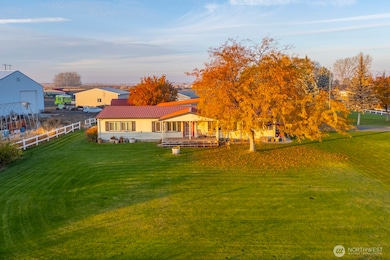 1132 NE C Rd, Moses Lake, WA 98837 - photo 2