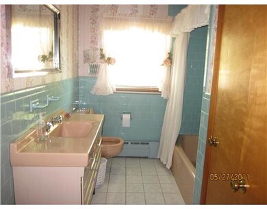 117 Hillard Ave, Warwick, RI 02886 - photo 7