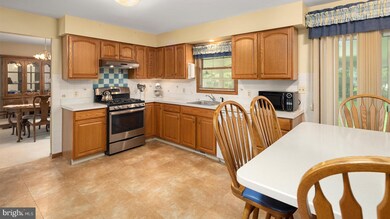 10 Loveland Ct, East Windsor, NJ 08512 - photo 7