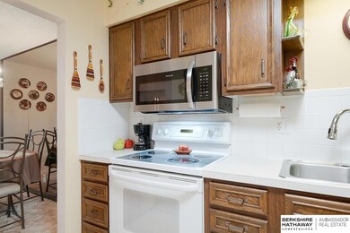 12727 W Dodge Rd unit 375B, Omaha, NE 68154 - photo 6