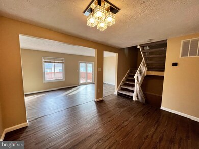 19119 Partridge Wood Dr, Germantown, MD 20874 - photo 5