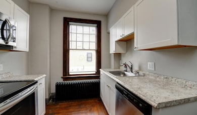 8-Apt A- Kitchen (2)