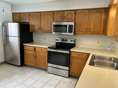 329 Scott Rd unit B8, Waterbury, CT 06705 - photo 3