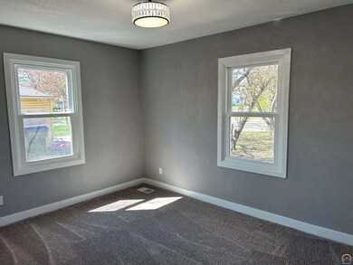 3418 SW Clare Ave, Topeka, KS 66611 - photo 6
