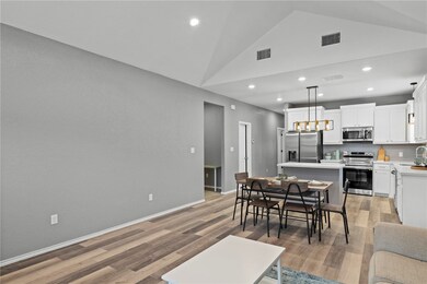 802 W Huntington St, Beeville, TX 78102 - photo 7