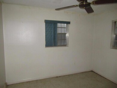 Bedroom 1 (2)