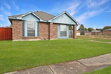 1633 Wheatfield Dr, Mesquite, TX 75149 - photo 4