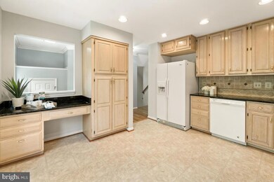 9 Granite Ridge Ct, North Potomac, MD 20878 - photo 7