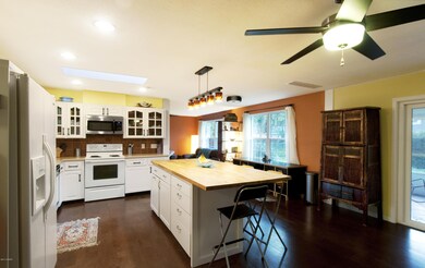 6-kitchen_26127776480_o