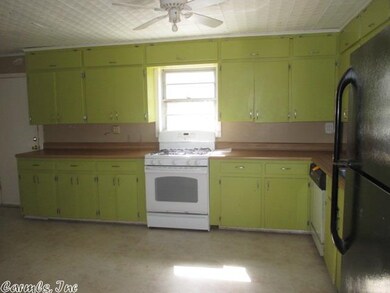 1022 N Lowe St, Stuttgart, AR 72160 - photo 7