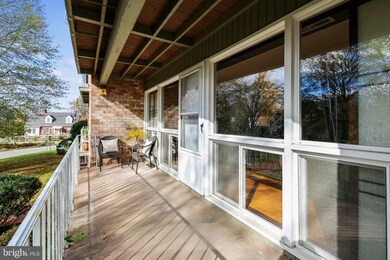 24 Manor Cir unit 105, Takoma Park, MD 20912 - photo 4