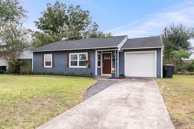 Charming 3-bedroom, 3-bath home in the heart of Spring Branch — stylish, spacious, and move-in ready!