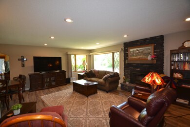 Open Floor: Living-Dining-Kitchen