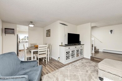 Living Room-20210527-6343