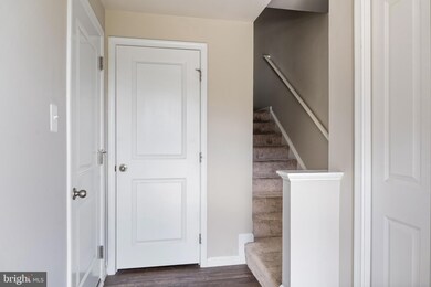 2862 Farzi Cir, Locust Grove, VA 22508 - photo 4