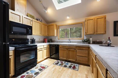 17922 Sandtrap Ln, Sunriver, OR 97707 - photo 4