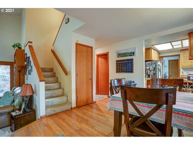 2913 NE Lotno Dr, Bend, OR 97701 - photo 6