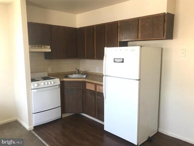 219 W 5th St unit 2ND FL, Lansdale, PA 19446 - photo 4