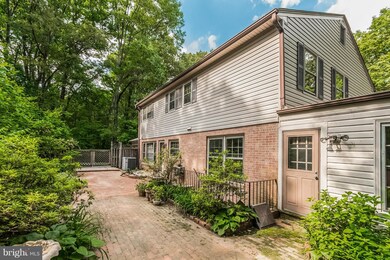 12100 Thoroughbred Rd, Herndon, VA 20171 - photo 2