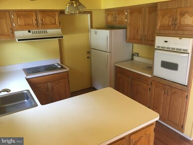 15800 Pointer Ridge Dr, Bowie, MD 20716 - photo 6