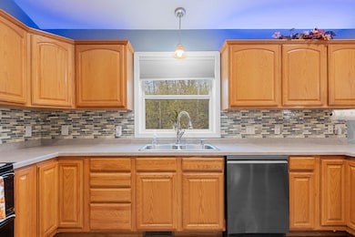 1410 Alcan Dr, Menasha, WI 54952 - photo 7