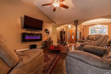 424 Knollview Dr, Evansville, IN 47711 - photo 5