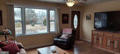 1209 Meadow View Rd, Pasadena, MD 21122 - photo 4