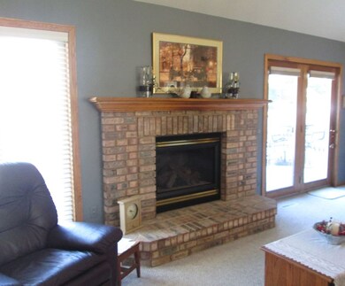 1726 Lunde Cir, Stoughton, WI 53589 - photo 5