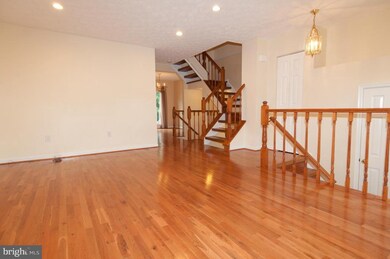 12400 Port Haven Dr, Germantown, MD 20874 - photo 4