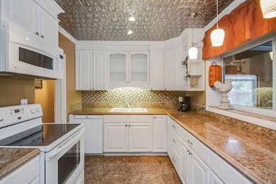 Spacious Kitchen
